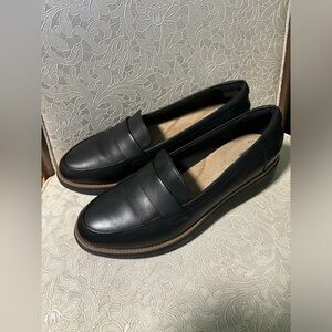 Platform Clarks loafer, size 9.5